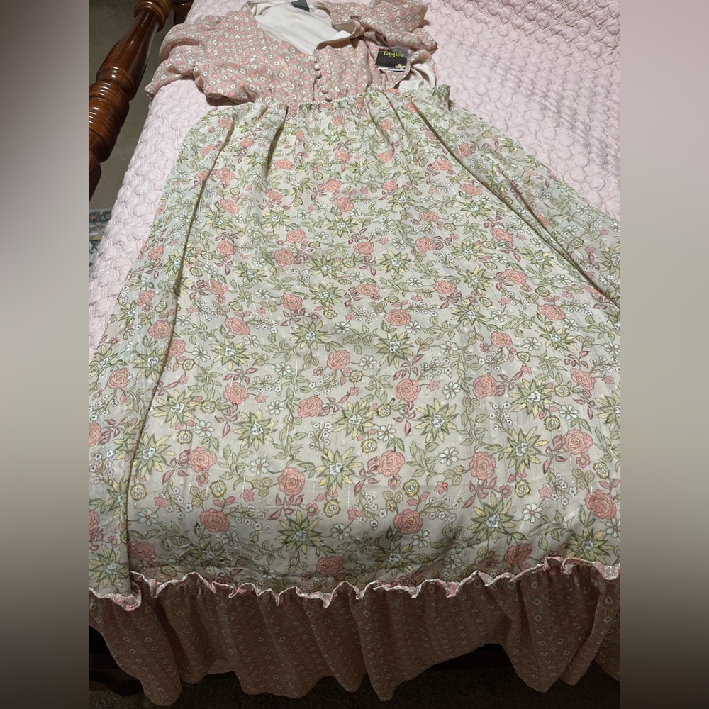 Taylor long boho prairie size 10 NWOT